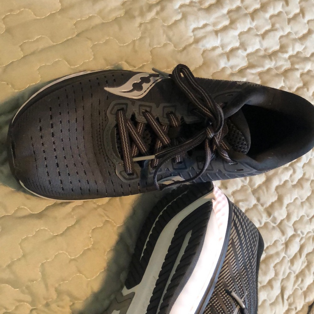 Saucony Womens sneakers size 8